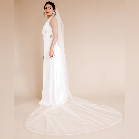 NWT Kylie Crystal & Pearl Beaded Veil Cathedral - 108 inches / White main image 5